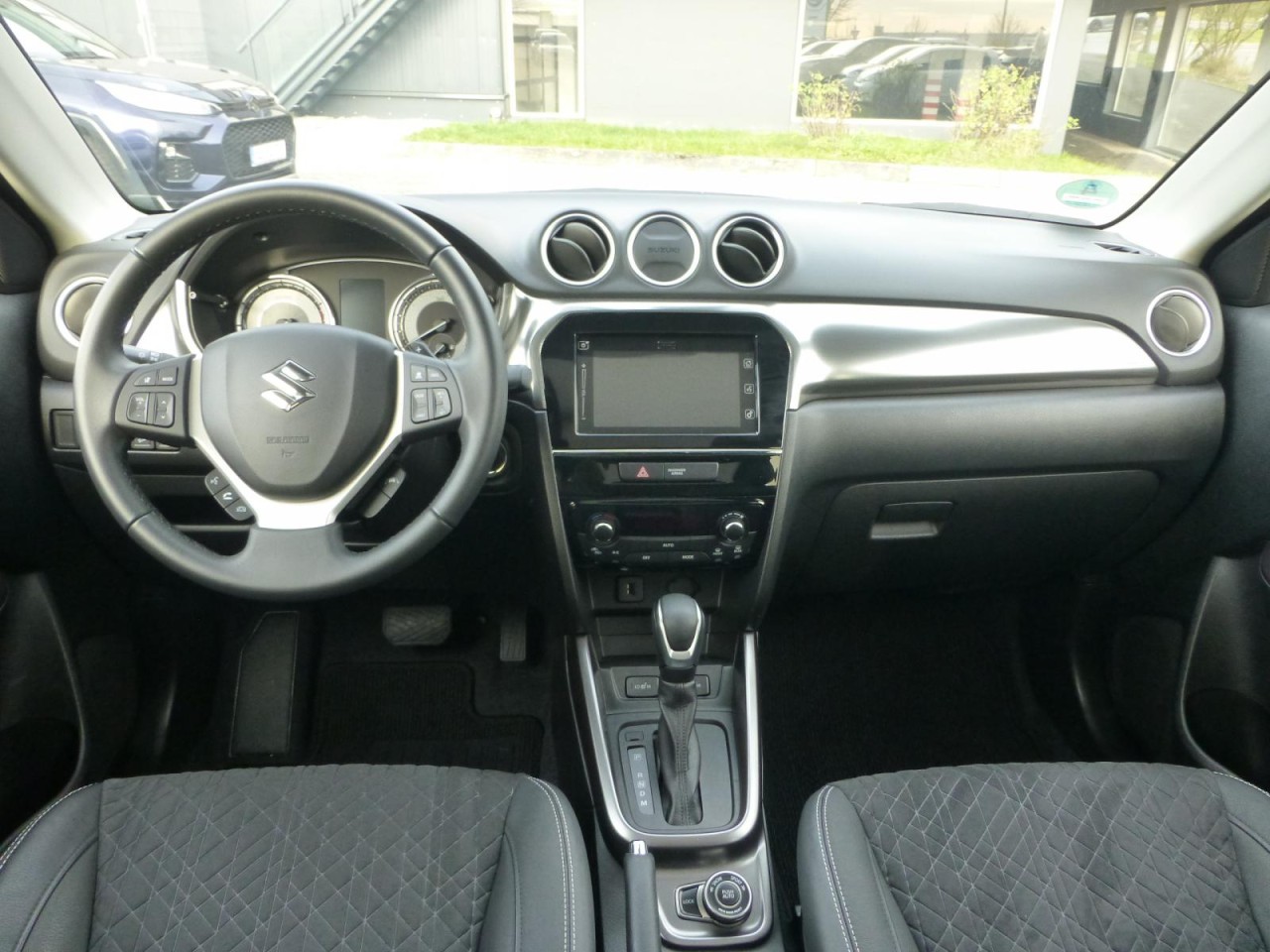 Vitara 1.5 AT M-Hybrid 4×4 Comf+ KLIMA NAVI AHK - Bild 12