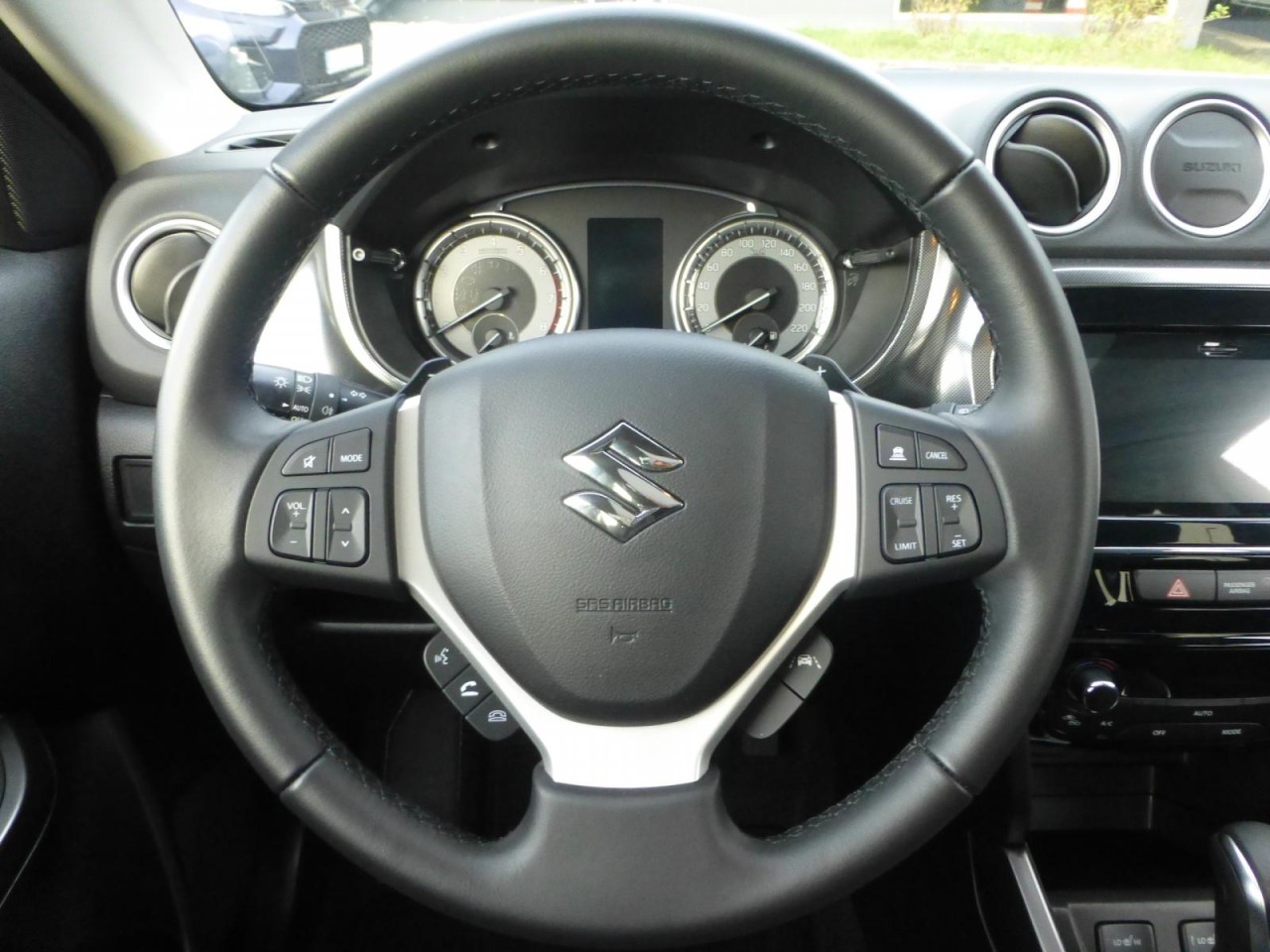 Vitara 1.5 AT M-Hybrid 4×4 Comf+ KLIMA NAVI AHK - Bild 13