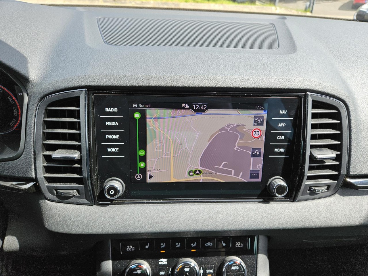 Karoq 1.5 TSI DSG Sportline AHK NAVI KLIMA PANO - Bild 10