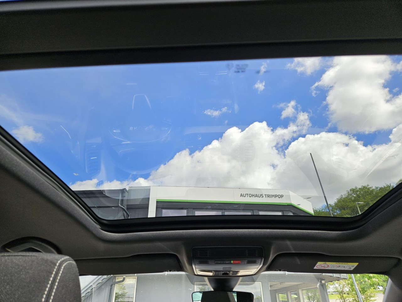 Karoq 1.5 TSI DSG Sportline AHK NAVI KLIMA PANO - Bild 13