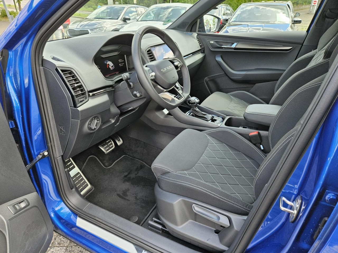 Karoq 1.5 TSI DSG Sportline AHK NAVI KLIMA PANO - Bild 15
