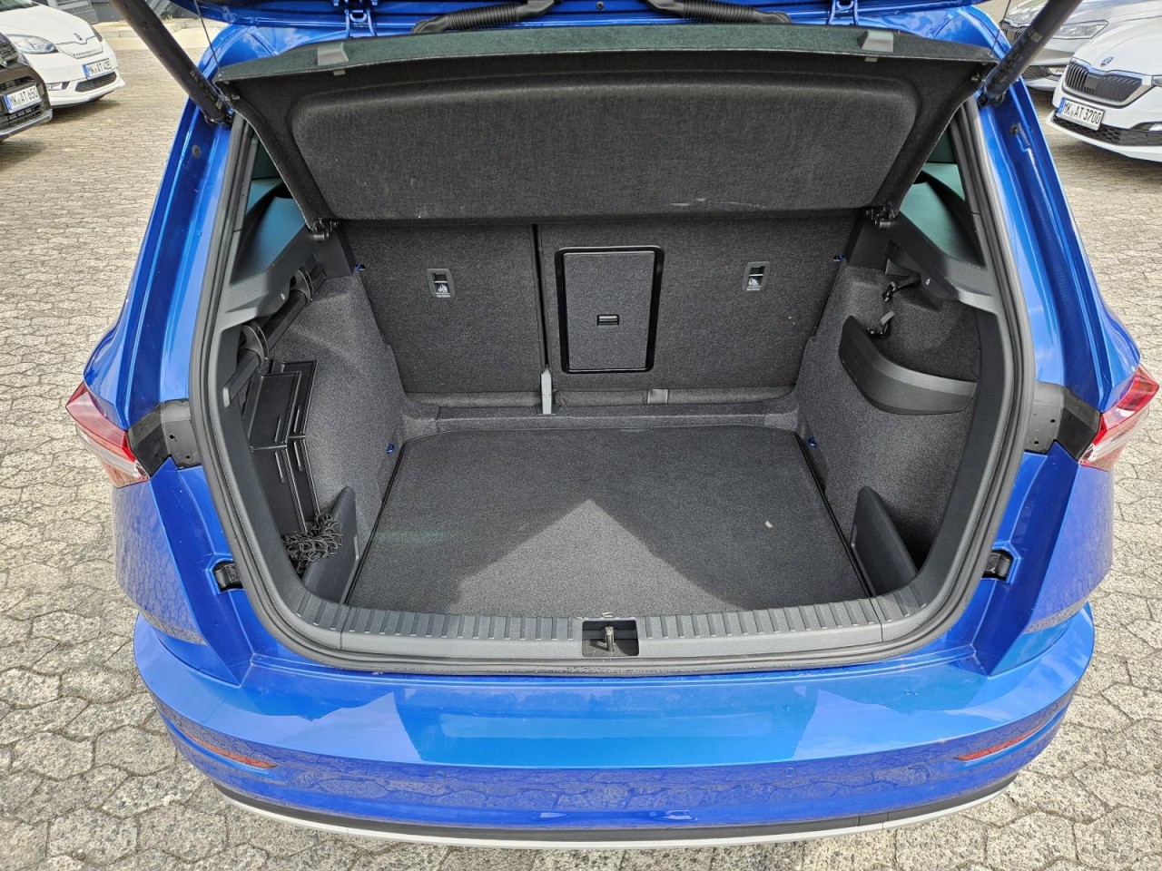 Karoq 1.5 TSI DSG Sportline AHK NAVI KLIMA PANO - Bild 18