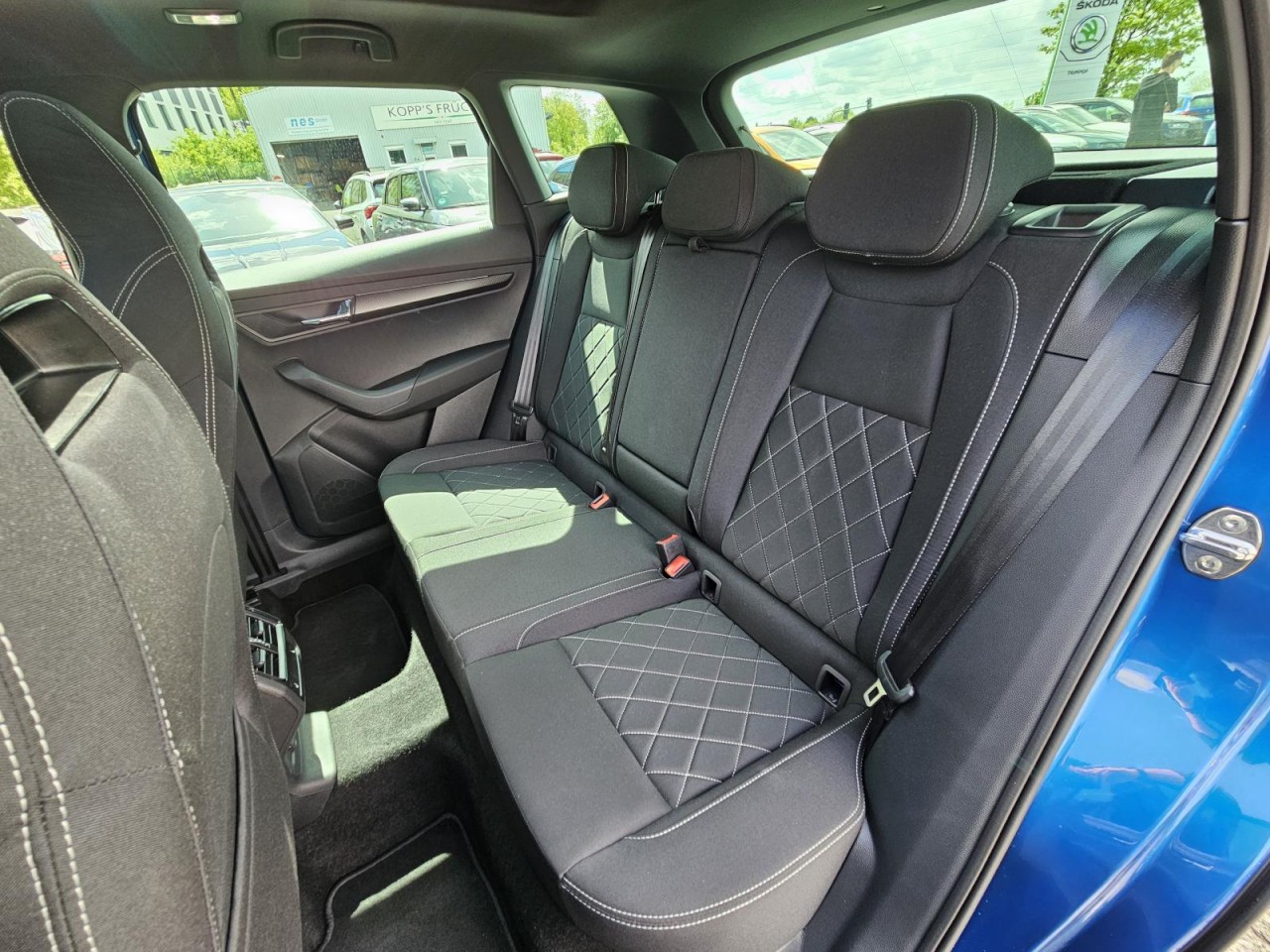 Karoq 1.5 TSI DSG Sportline AHK NAVI KLIMA PANO - Bild 32