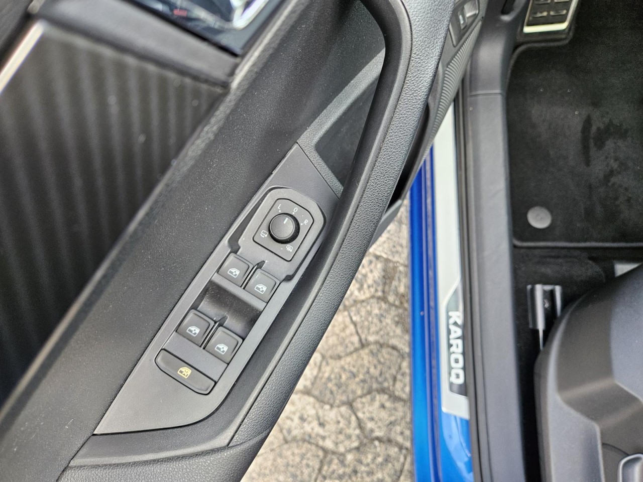 Karoq 1.5 TSI DSG Sportline AHK NAVI KLIMA PANO - Bild 6