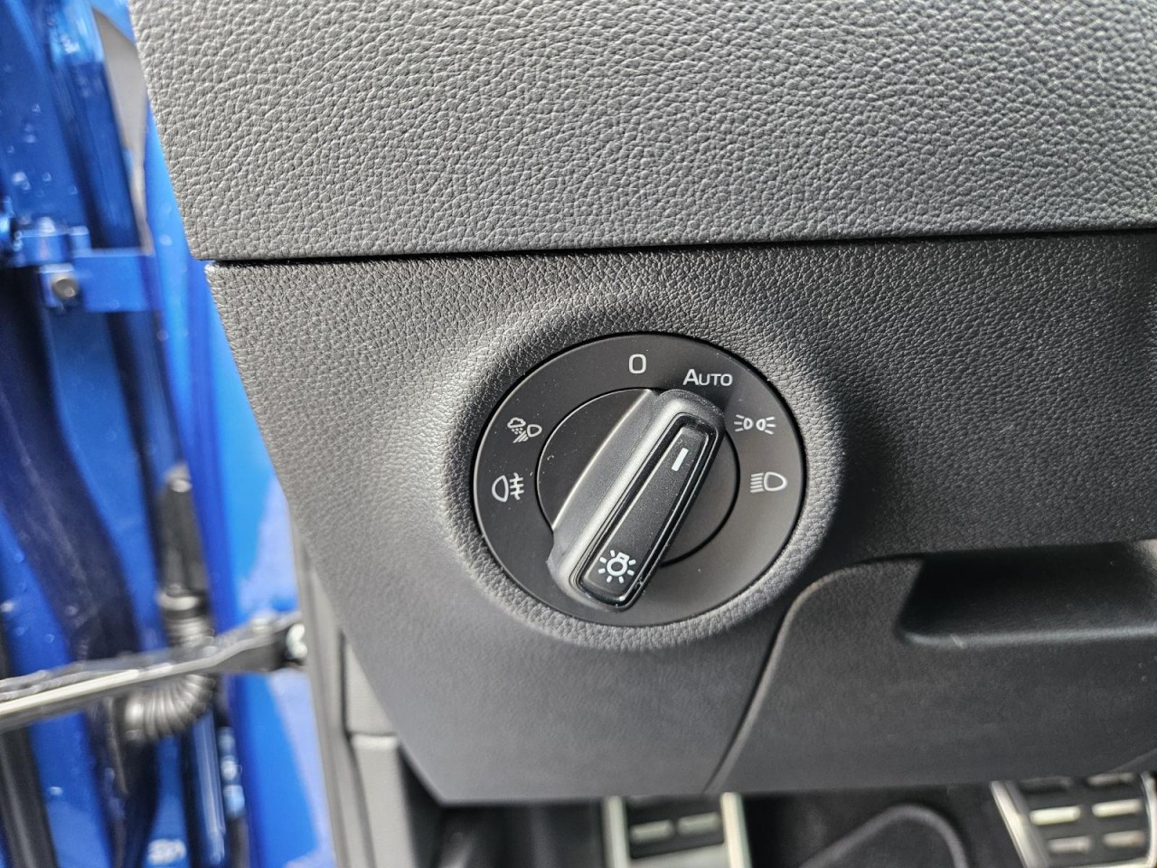 Karoq 1.5 TSI DSG Sportline AHK NAVI KLIMA PANO - Bild 7