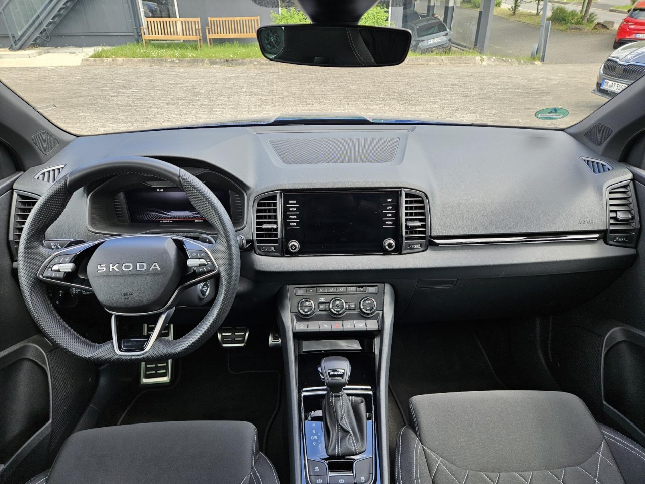 Karoq 1.5 TSI DSG Sportline AHK NAVI KLIMA PANO - Bild 8