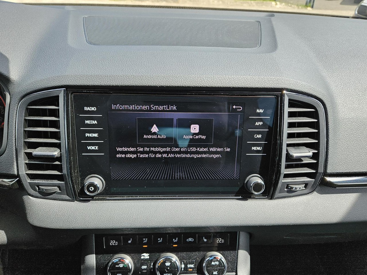 Karoq 1.5 TSI DSG Sportline AHK NAVI KLIMA PANO - Bild 9