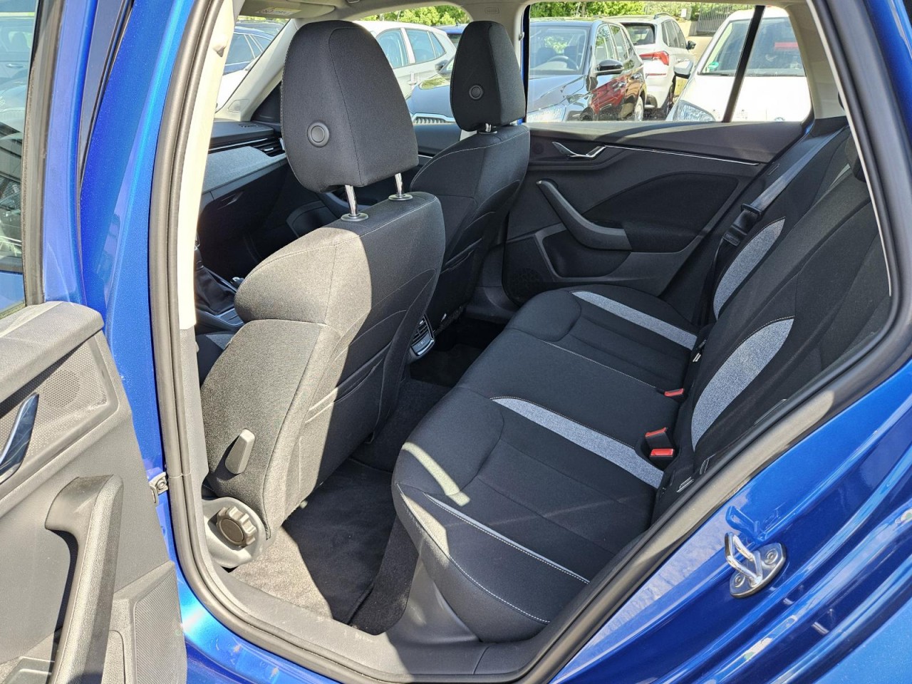 Kamiq 1.0 TSI Selection NAVI KAM SHZ LHZ WINDSHZ - Bild 25