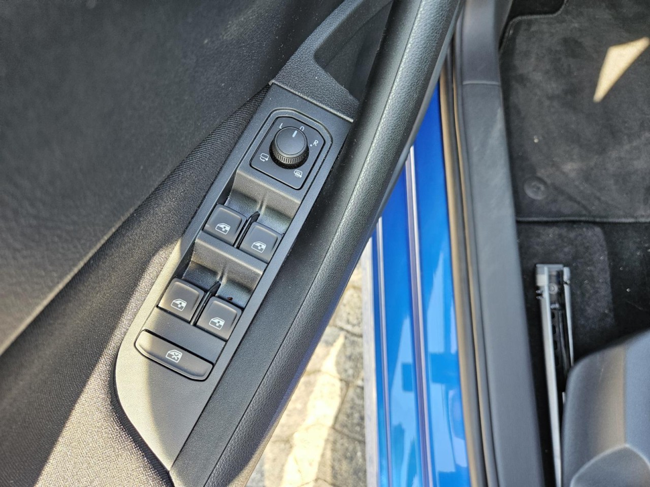 Kamiq 1.0 TSI Selection NAVI KAM SHZ LHZ WINDSHZ - Bild 5