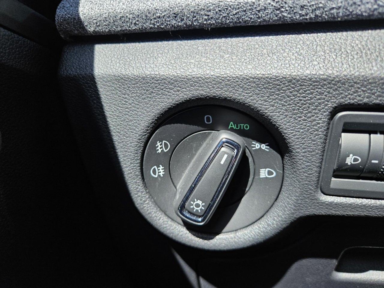 Kamiq 1.0 TSI Selection NAVI KAM SHZ LHZ WINDSHZ - Bild 6