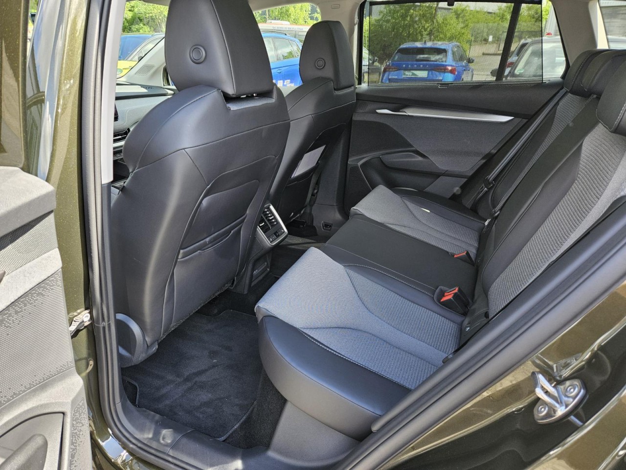 Enyaq 60 Loft PANO KLIMA AHK NAVI - Bild 19