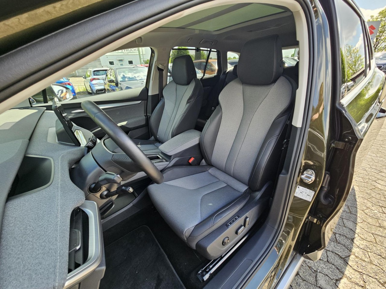Enyaq 60 Loft PANO KLIMA AHK NAVI - Bild 30