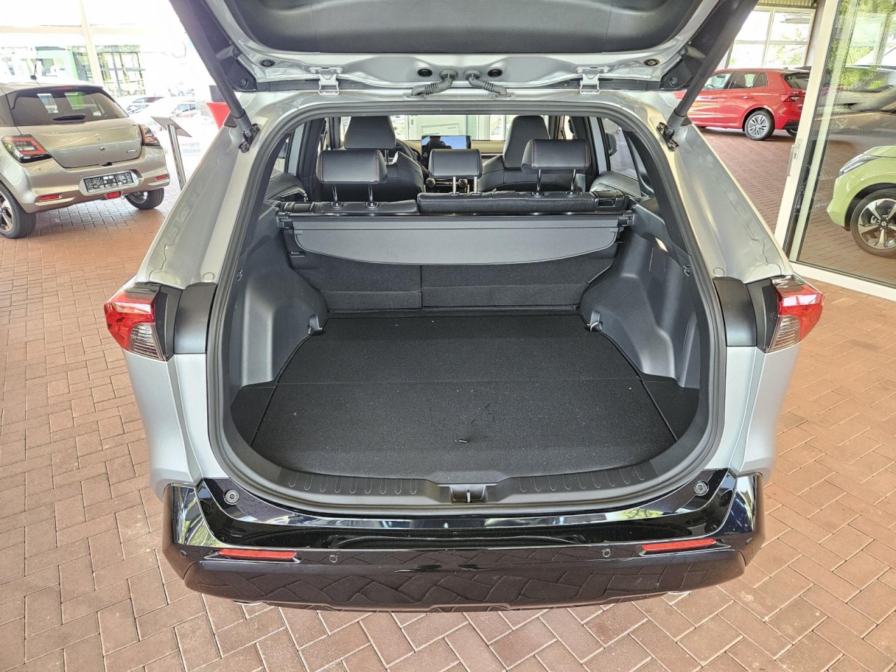 Across 2.5 AT Comfort+ Plug-In Hybrid KLIMA NAVI - Bild 17