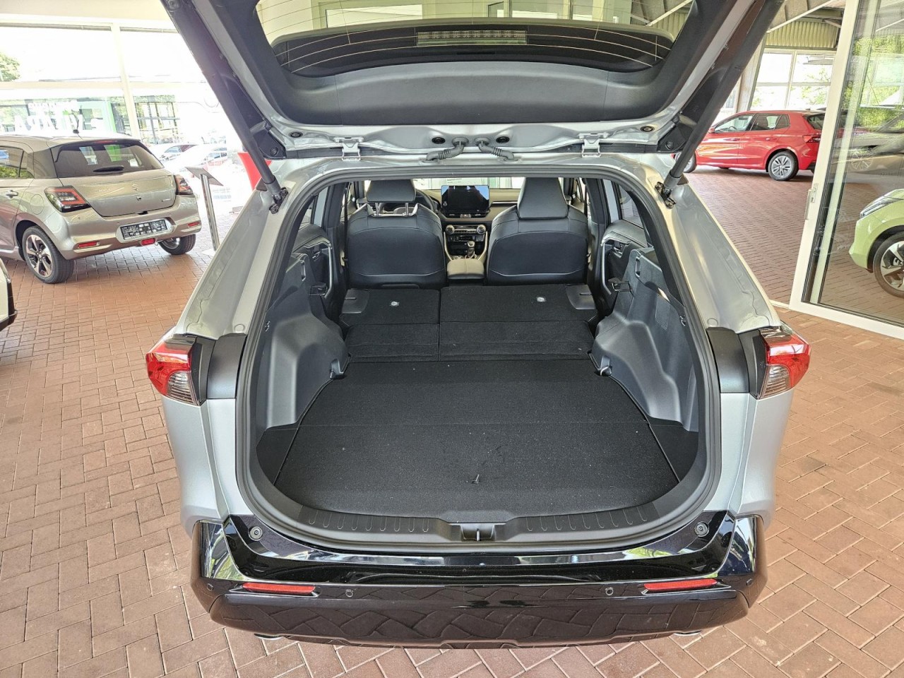Across 2.5 AT Comfort+ Plug-In Hybrid KLIMA NAVI - Bild 18