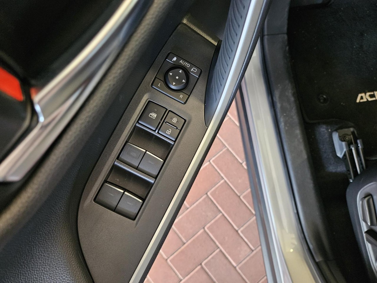 Across 2.5 AT Comfort+ Plug-In Hybrid KLIMA NAVI - Bild 5