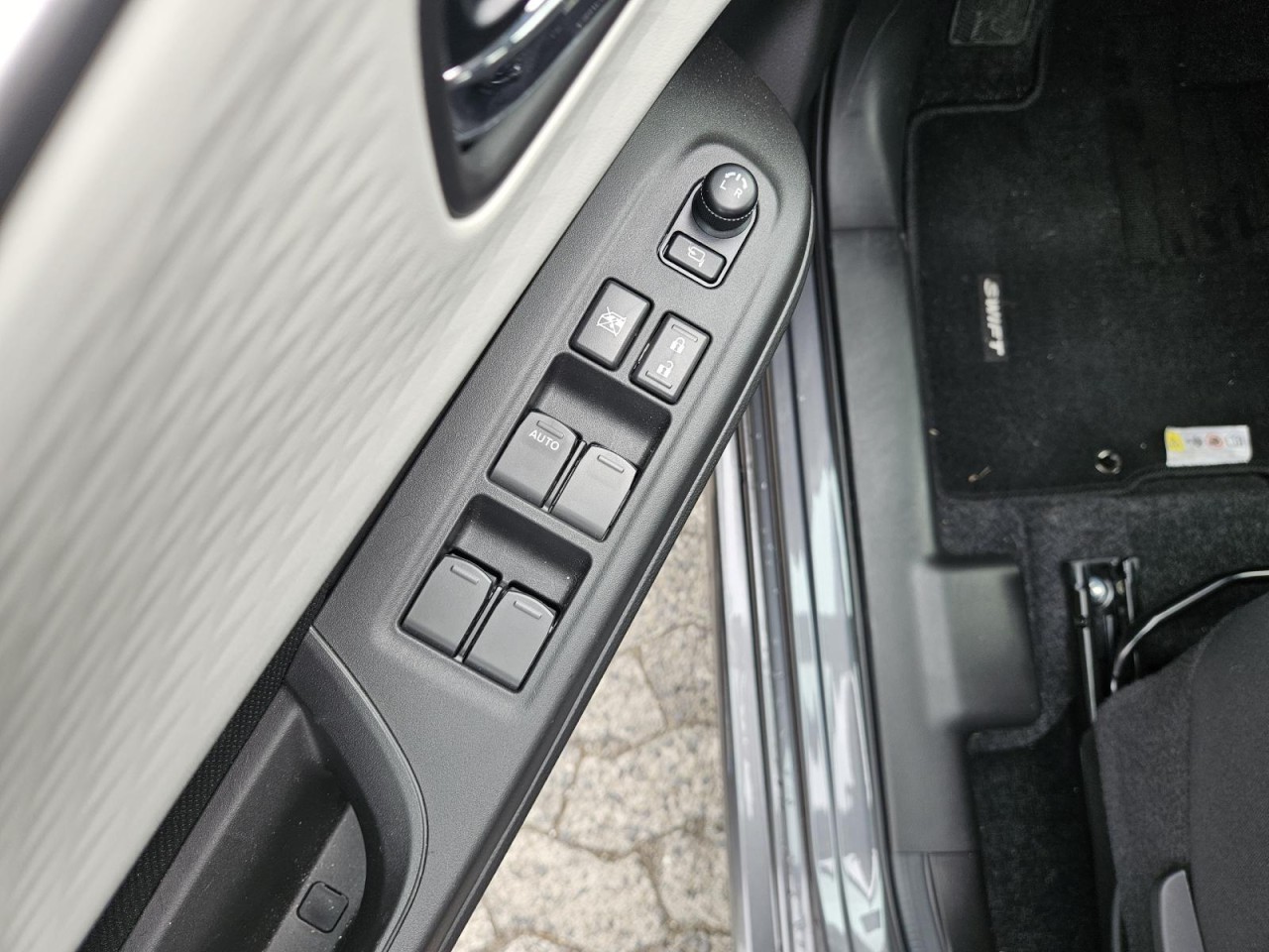 Swift 1.2 M-Hybrid Comfort+ 4×4 NAV KAM KLIMA - Bild 5