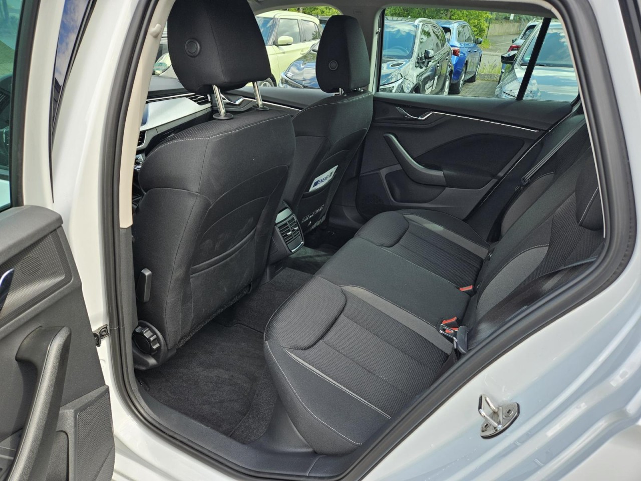 Kamiq 1.0 TSI Tour NAVI KLIMA SHZ LED KAM LM - Bild 14