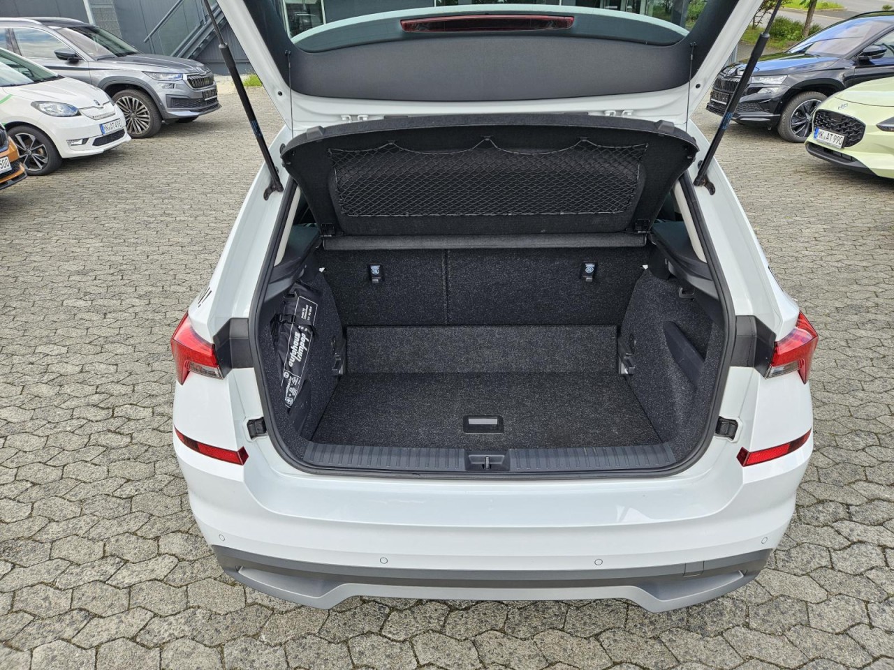 Kamiq 1.0 TSI Tour NAVI KLIMA SHZ LED KAM LM - Bild 17