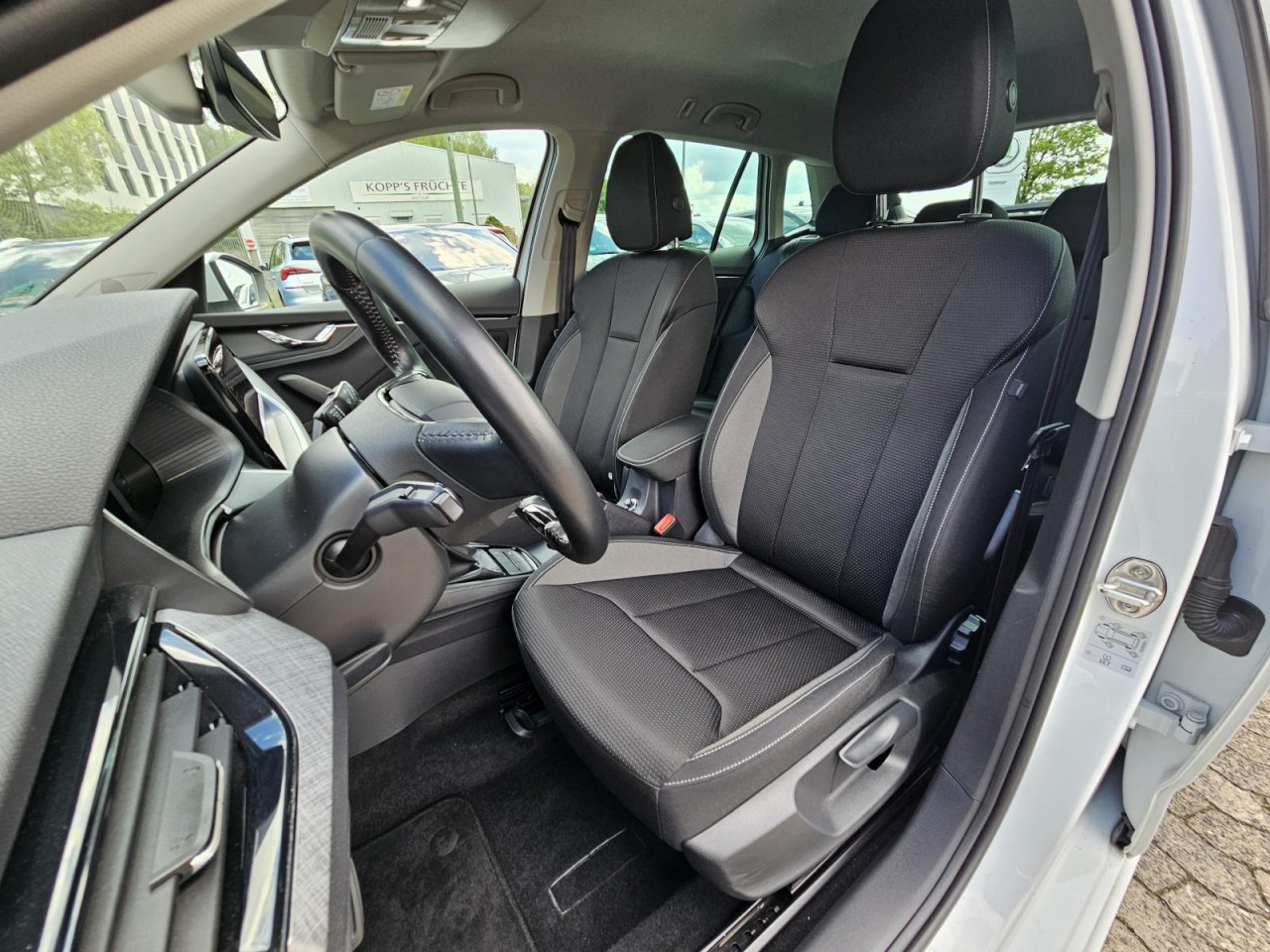 Kamiq 1.0 TSI Tour NAVI KLIMA SHZ LED KAM LM - Bild 26