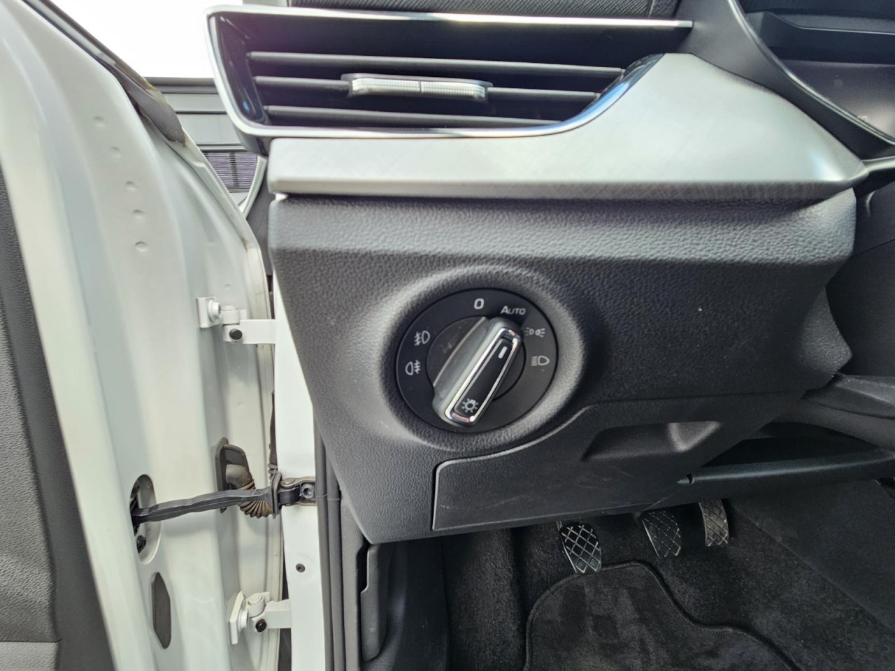 Kamiq 1.0 TSI Tour NAVI KLIMA SHZ LED KAM LM - Bild 5