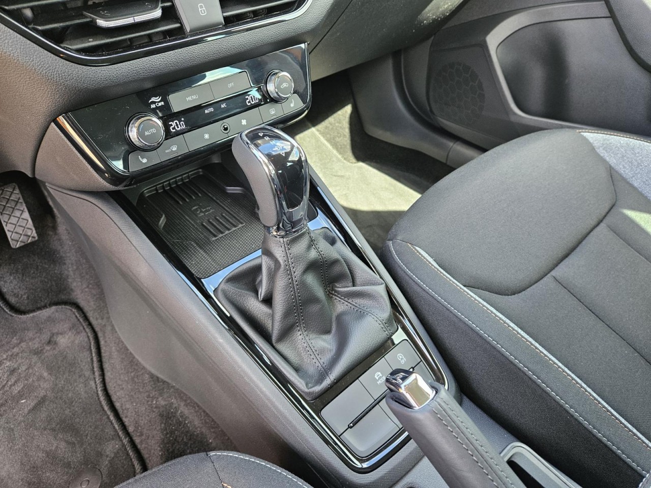 Kamiq 1.0 TSI DSG Tour AHK KAM NAVI KLIMA SHZ - Bild 12