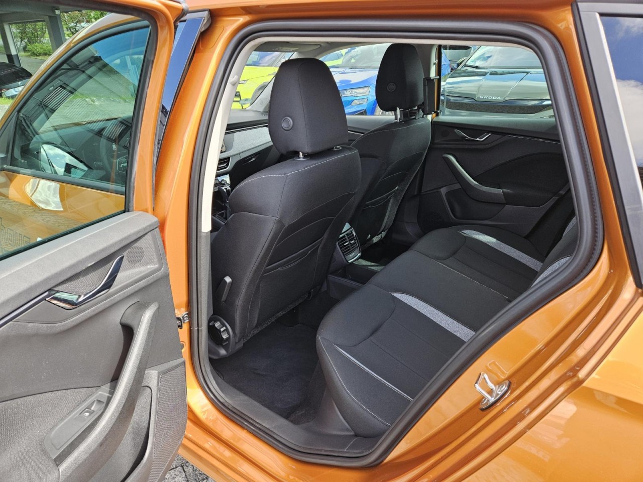 Kamiq 1.0 TSI DSG Tour AHK KAM NAVI KLIMA SHZ - Bild 14