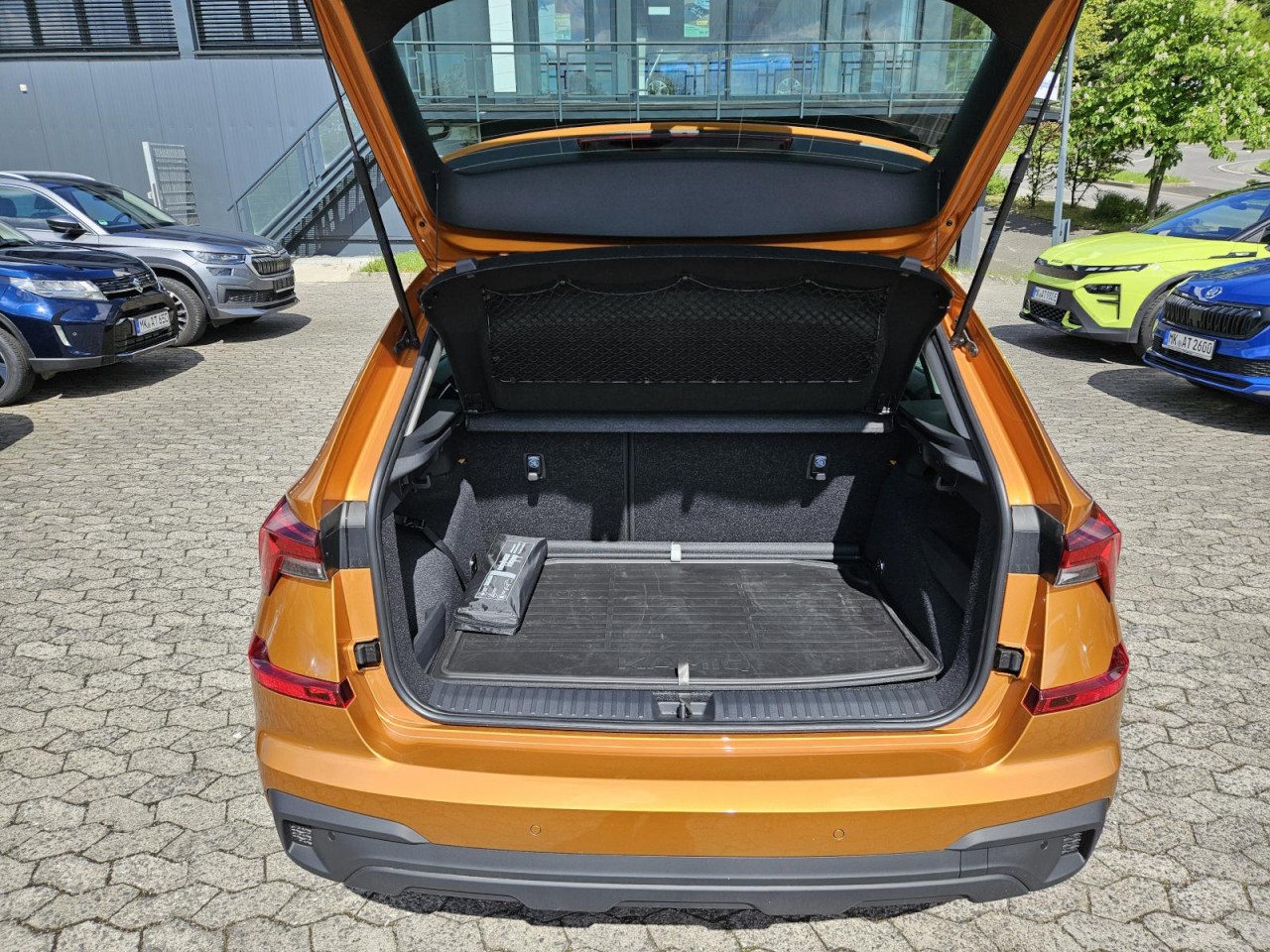 Kamiq 1.0 TSI DSG Tour AHK KAM NAVI KLIMA SHZ - Bild 15