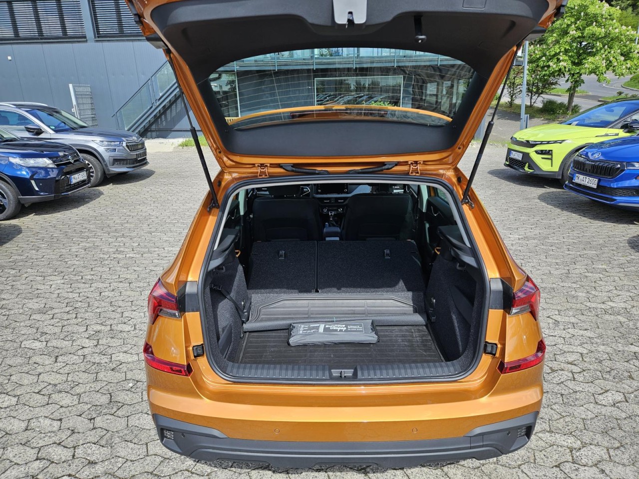 Kamiq 1.0 TSI DSG Tour AHK KAM NAVI KLIMA SHZ - Bild 17