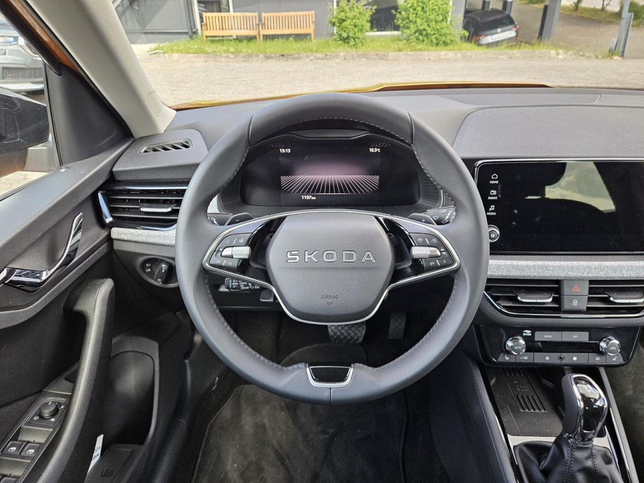 Kamiq 1.0 TSI DSG Tour AHK KAM NAVI KLIMA SHZ - Bild 24