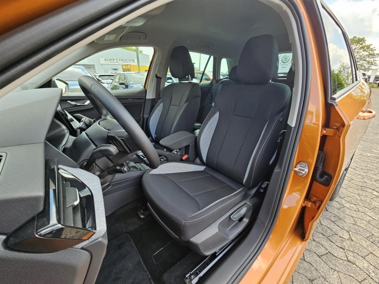 Kamiq 1.0 TSI DSG Tour AHK KAM NAVI KLIMA SHZ - Bild 27