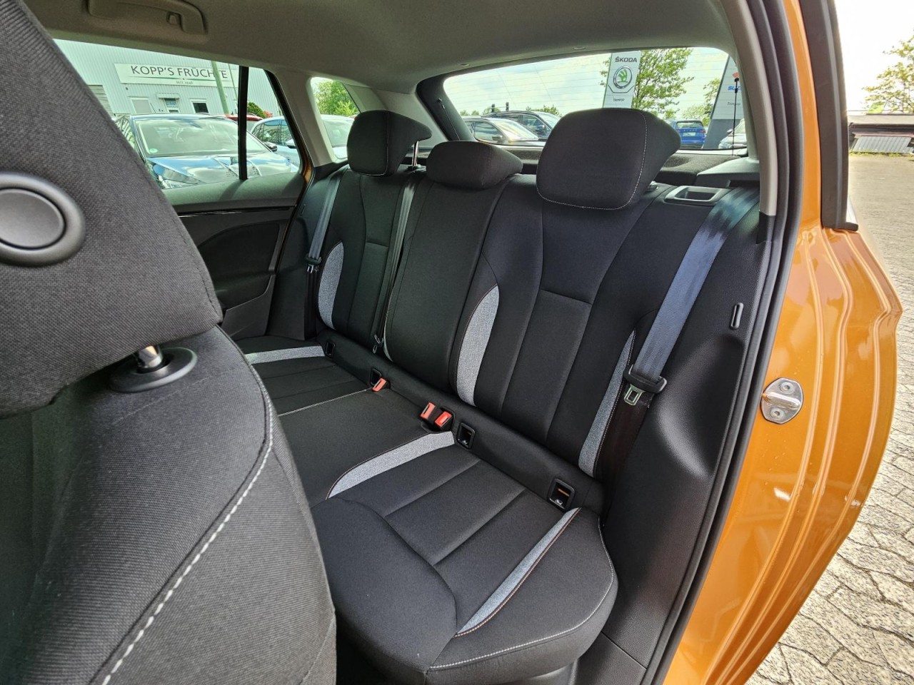 Kamiq 1.0 TSI DSG Tour AHK KAM NAVI KLIMA SHZ - Bild 28