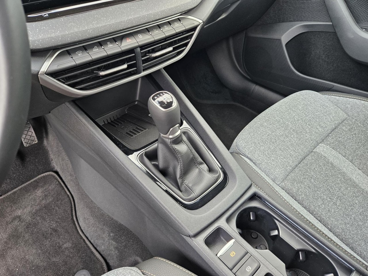 Octavia 1.5 TSI Tour AHK NAV KAM KLIMA - Bild 13