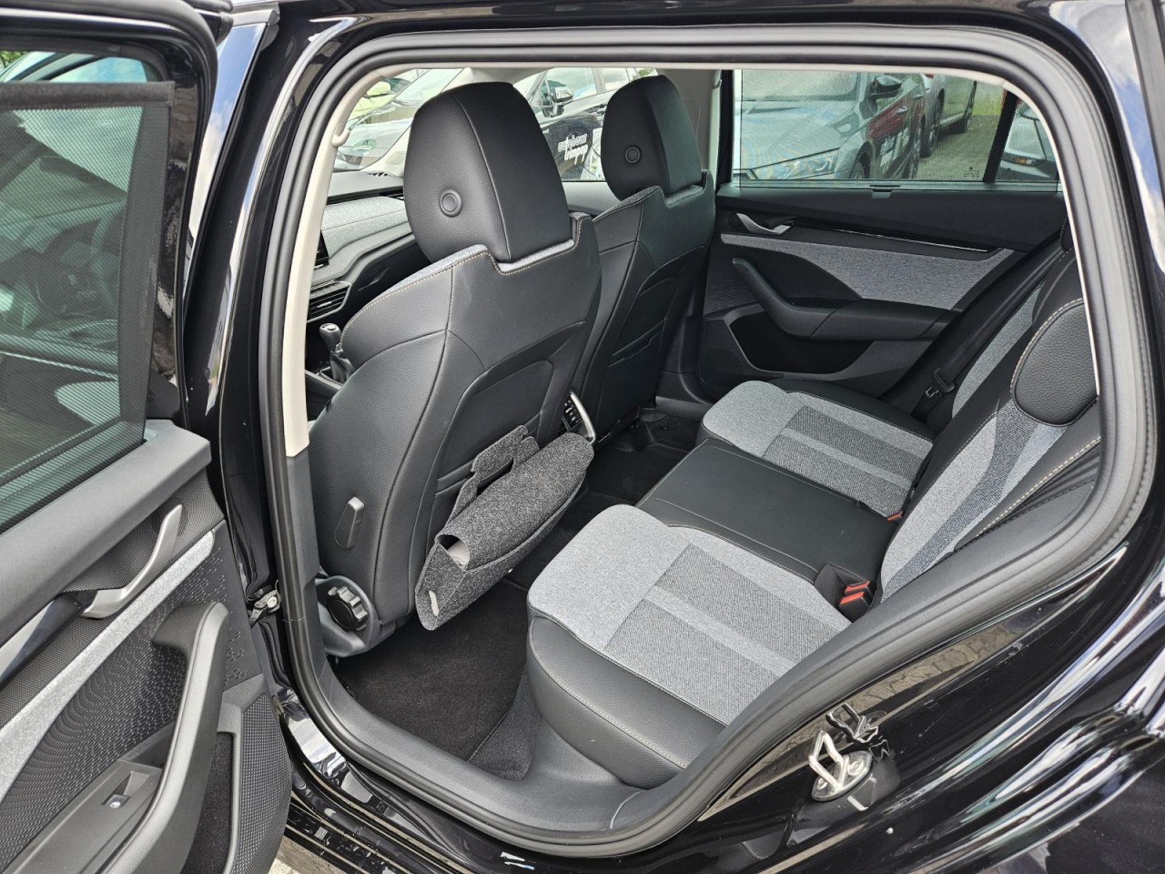 Octavia 1.5 TSI Tour AHK NAV KAM KLIMA - Bild 14
