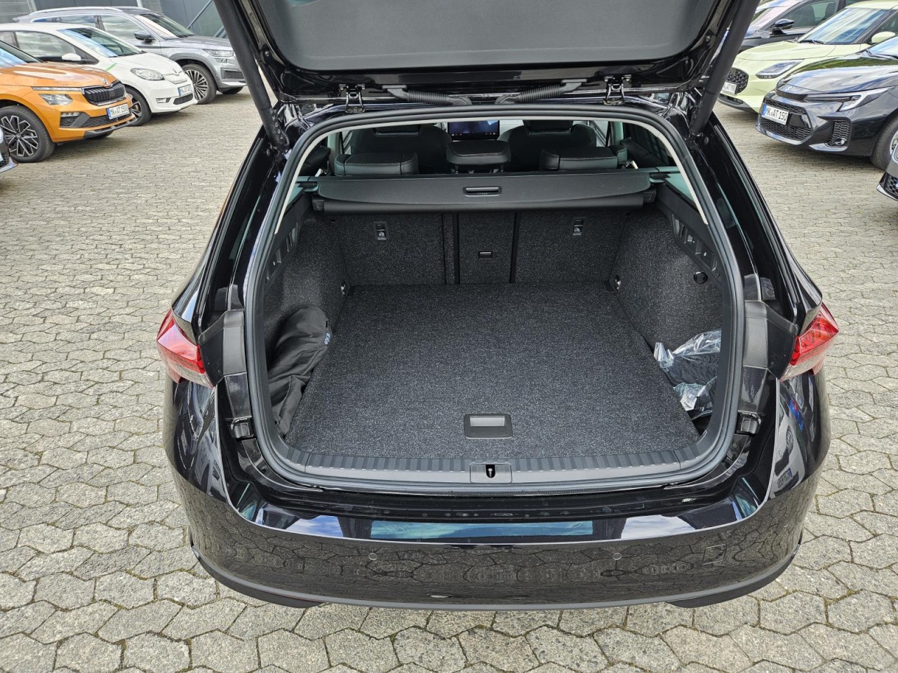 Octavia 1.5 TSI Tour AHK NAV KAM KLIMA - Bild 17