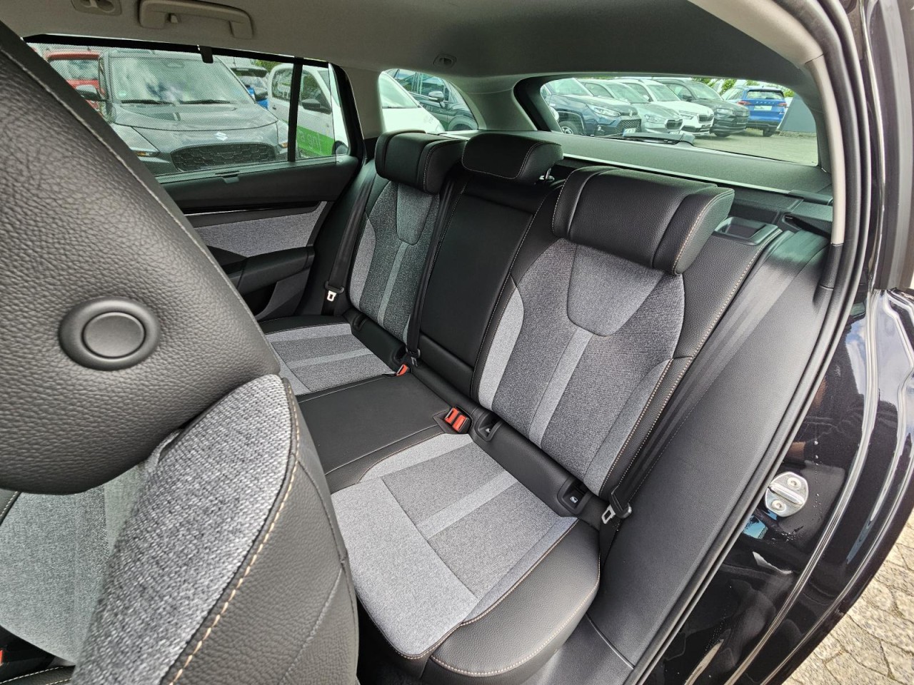 Octavia 1.5 TSI Tour AHK NAV KAM KLIMA - Bild 27