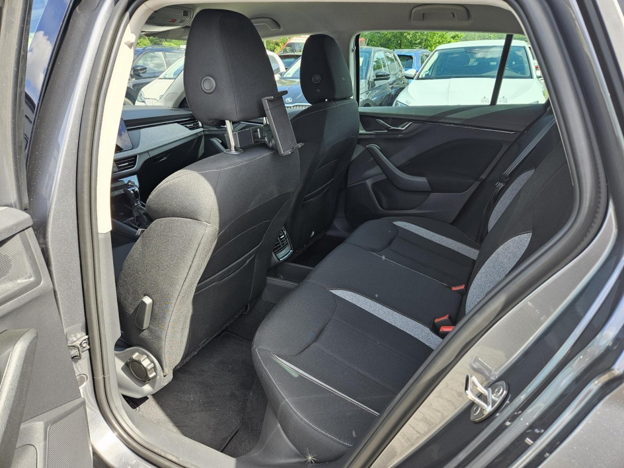 Scala 1.0 TSI DSG Tour NAVI KLIMA SMARTLINK LED - Bild 14