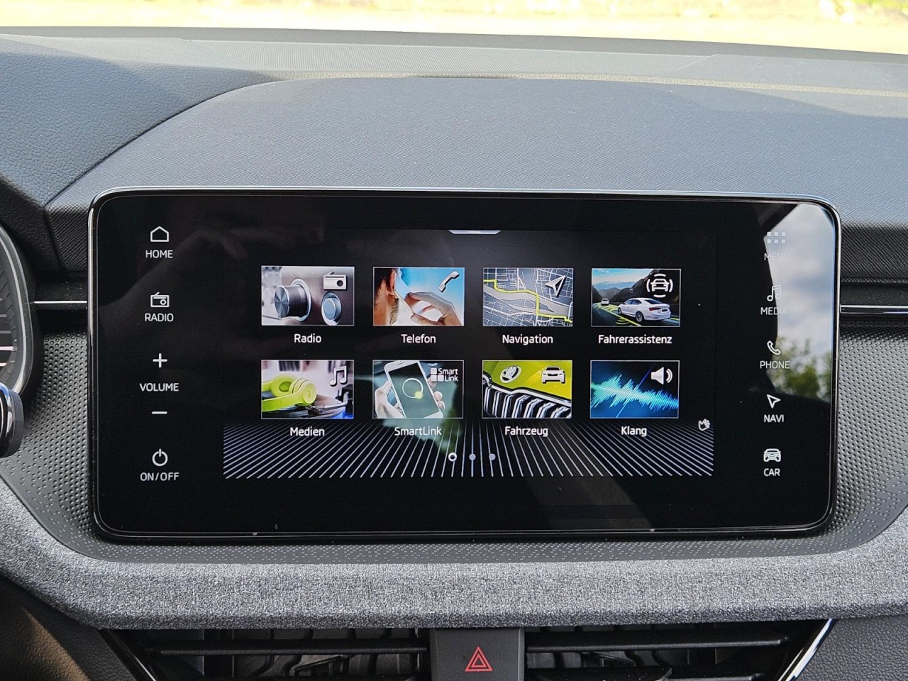 Scala 1.0 TSI DSG Tour NAVI KLIMA SMARTLINK LED - Bild 8