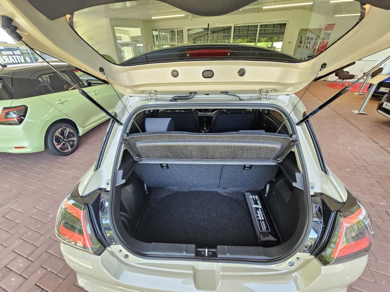 Swift 1.2 CVT M-Hybrid Comfort+ NAVI SHZ LED KAM - Bild 17