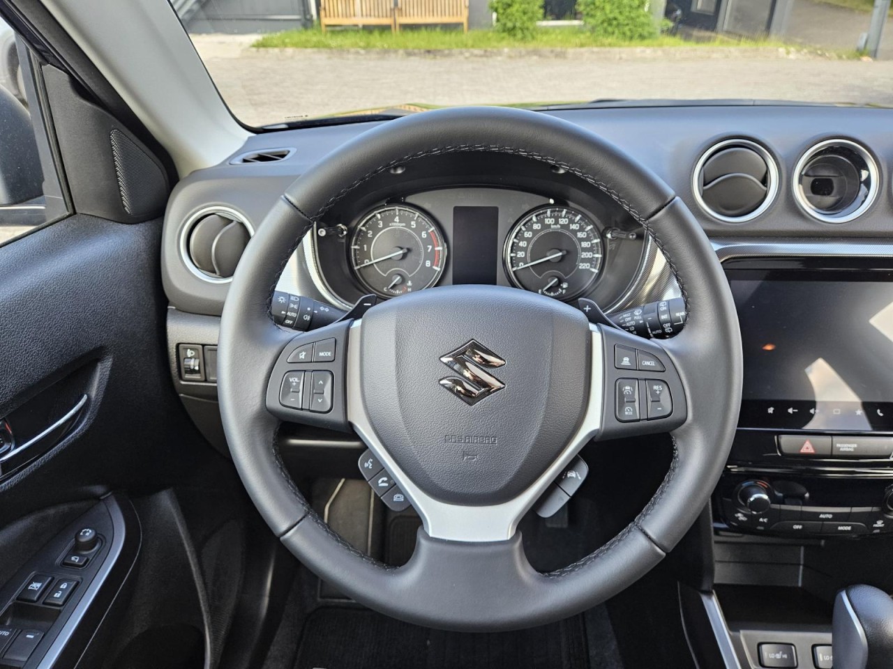 Vitara 1.4 AT Comfort+ ALLGRIP KAM LED SHZ NAVI - Bild 25