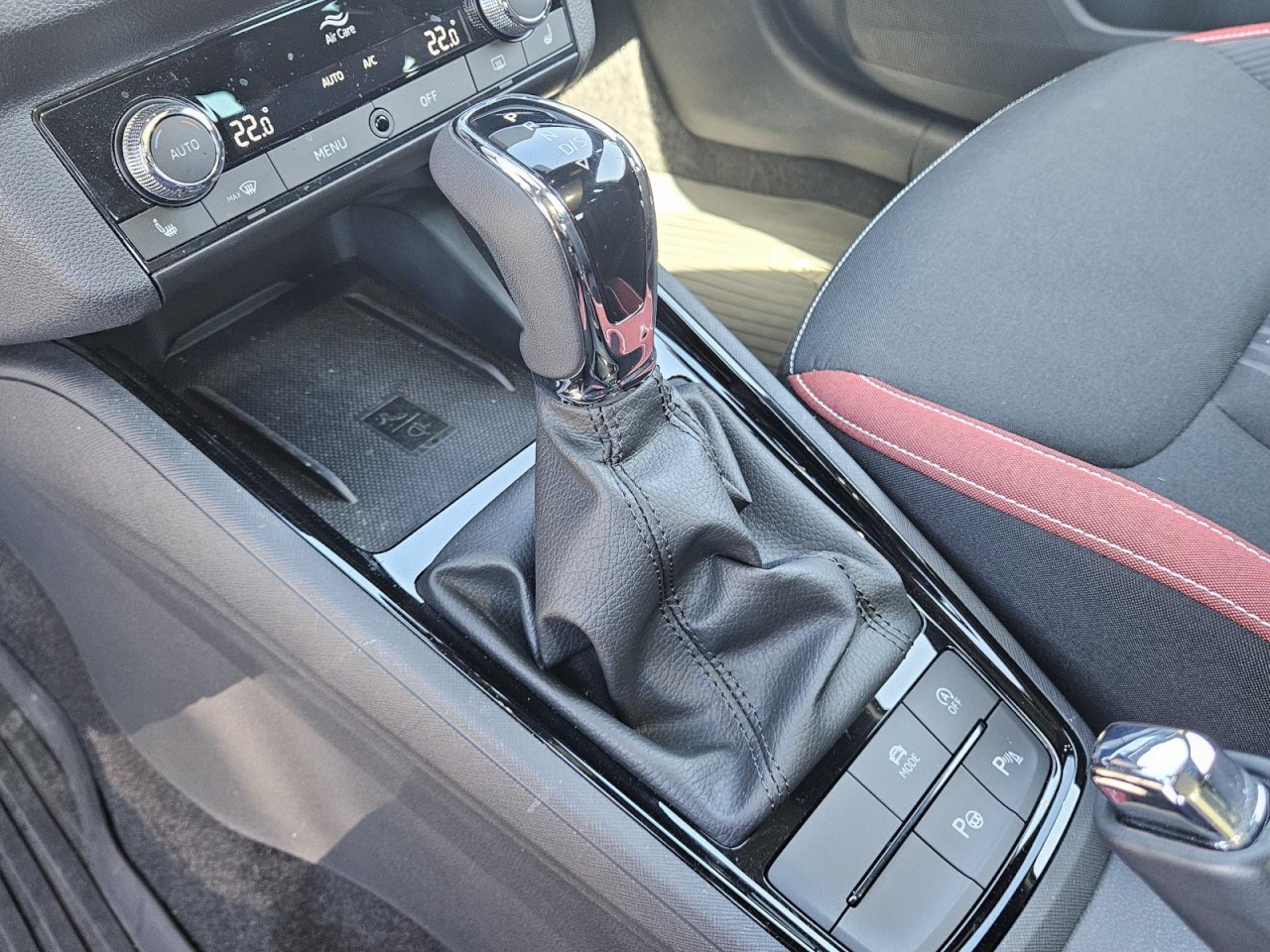 Kamiq 1.5 TSI DSG Monte Carlo NAV KAM LED PANO - Bild 13