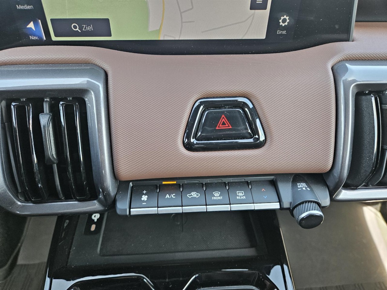 e Vitara EV AT Comfort+ 61kWH PANO LED KAM KLIMA - Bild 10