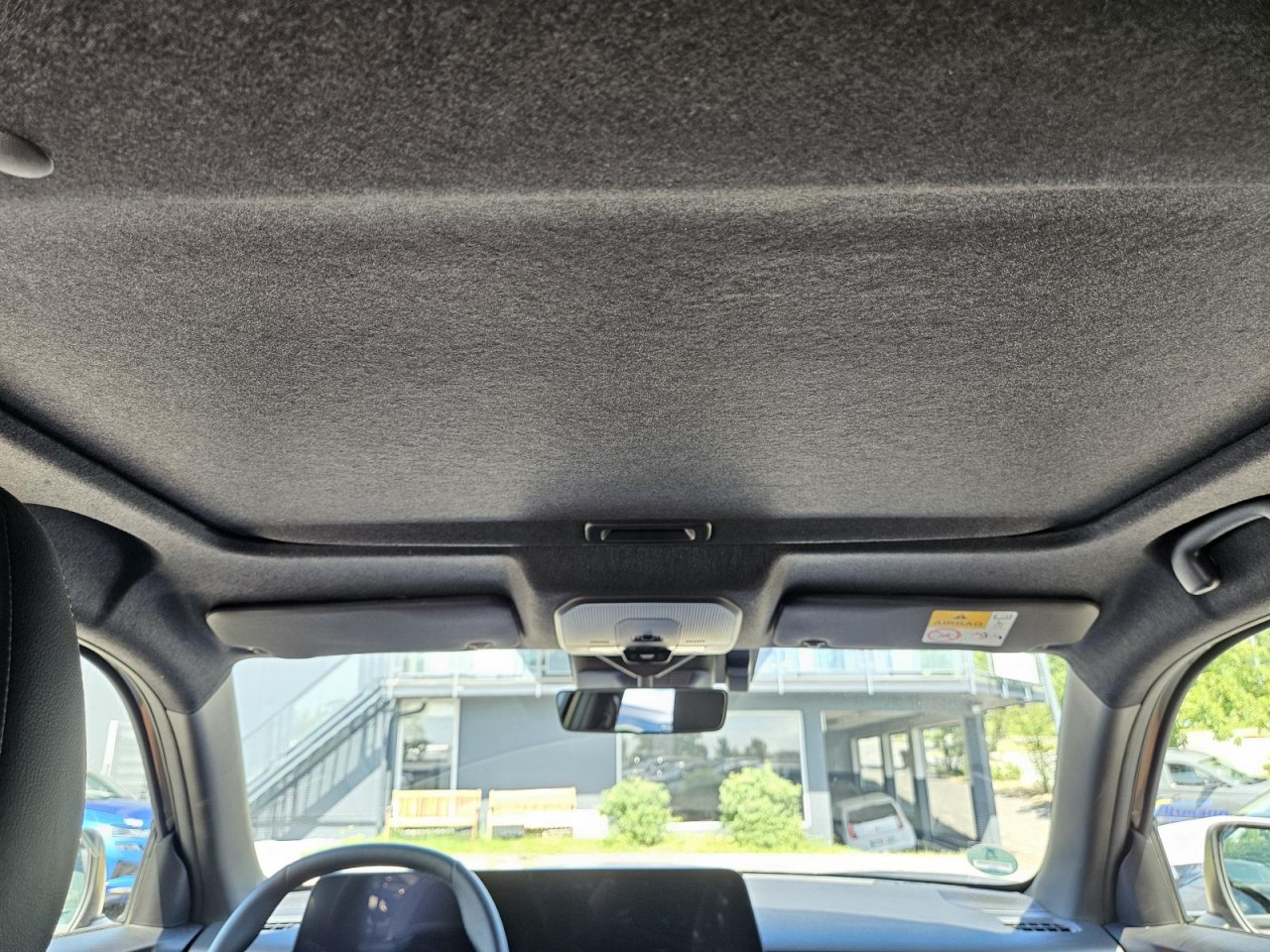 e Vitara EV AT Comfort+ 61kWH PANO LED KAM KLIMA - Bild 12