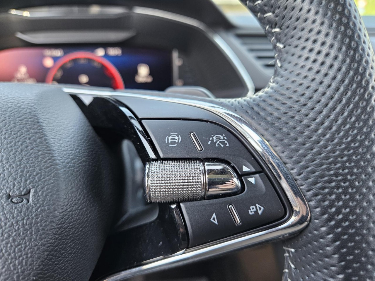 Superb Combi 2.0 TDI DSG Sportline 4×4 PANO NAVI - Bild 32