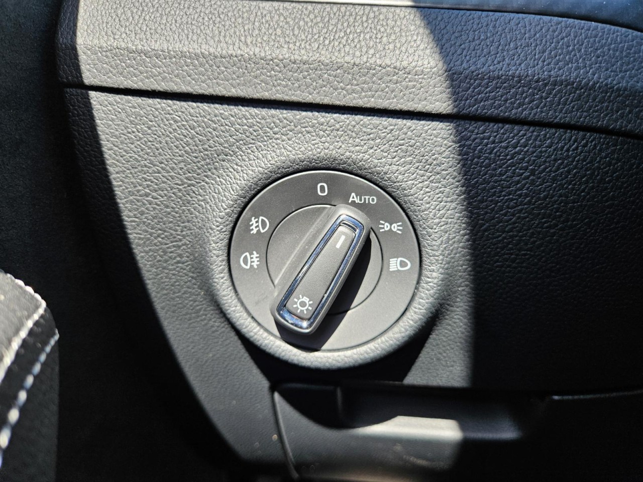Superb Combi 2.0 TDI DSG Sportline 4×4 PANO NAVI - Bild 7