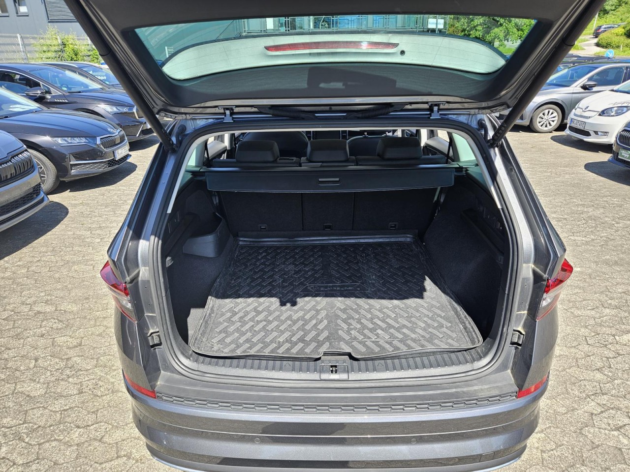Kodiaq 2.0 TSI DSG L&K 4×4 AHK PANO STANDHZ KAM - Bild 19