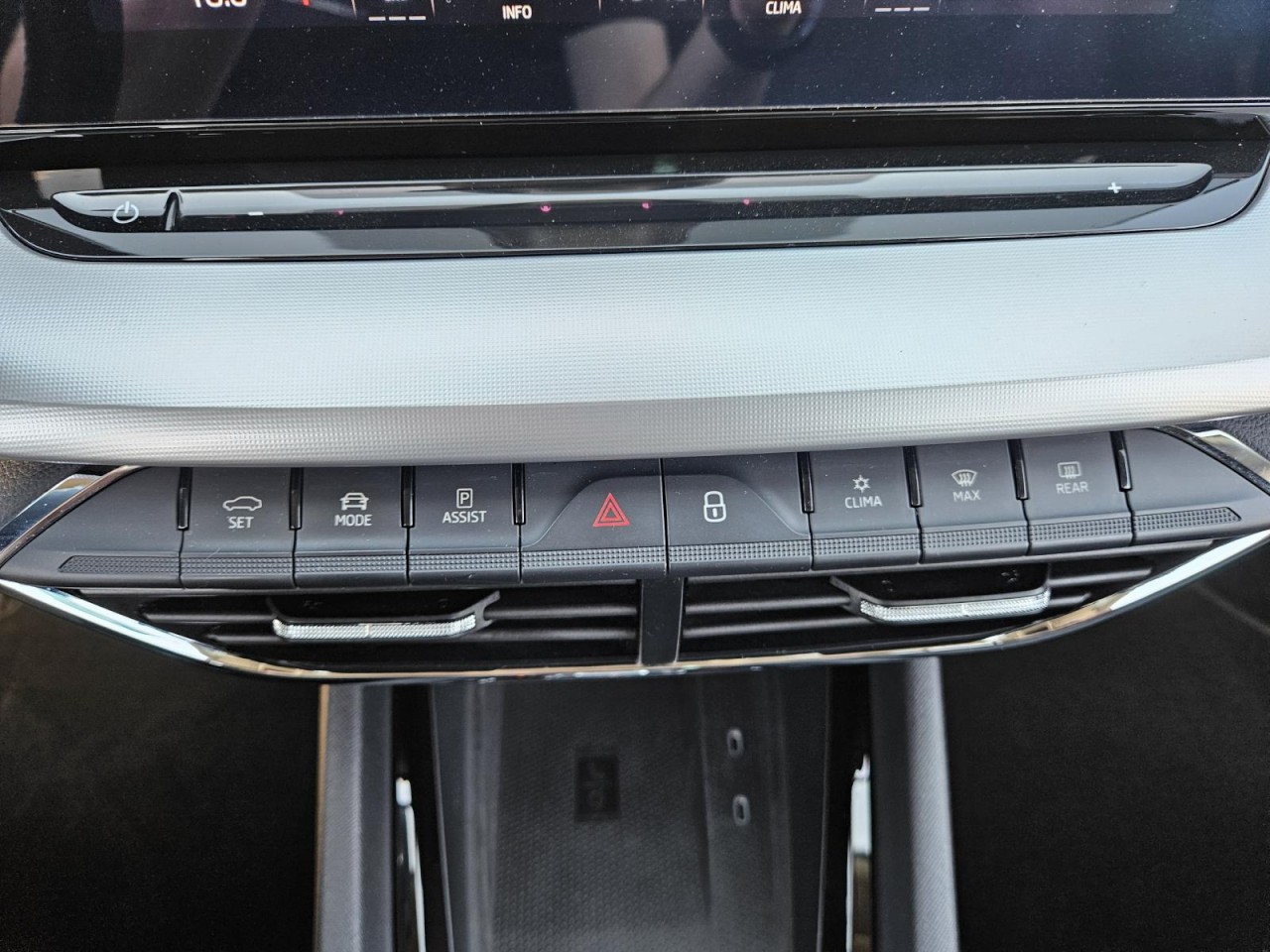 Octavia Combi 2.0 TDI DSG Style 4×4 AHK NAV HUD - Bild 12