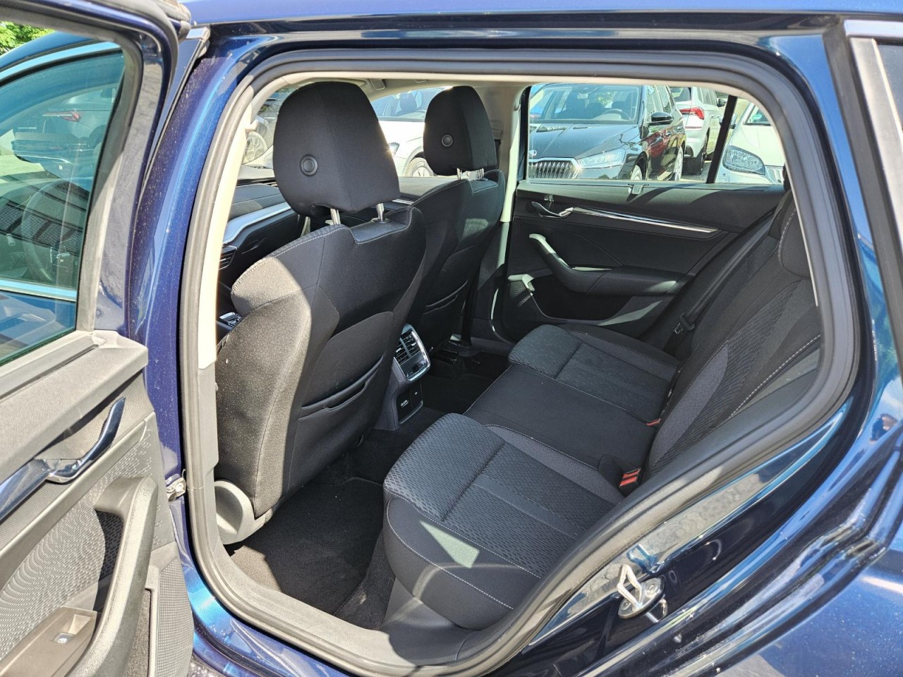 Octavia Combi 2.0 TDI DSG Style 4×4 AHK NAV HUD - Bild 25