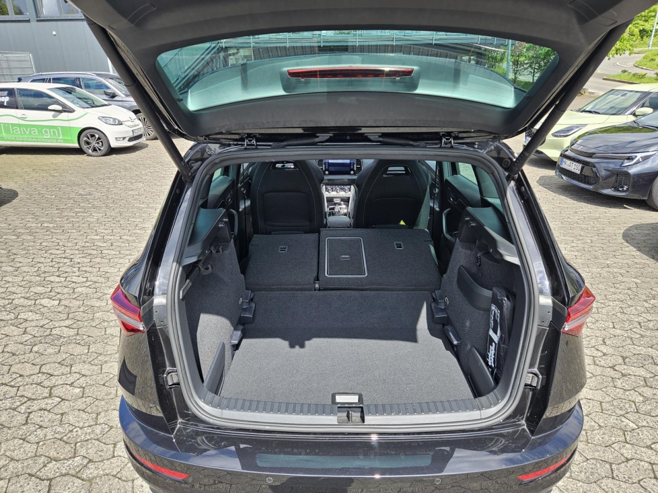 Karoq 1.5 TSI DSG Sportline AHK PANO STANDHZ LM - Bild 21