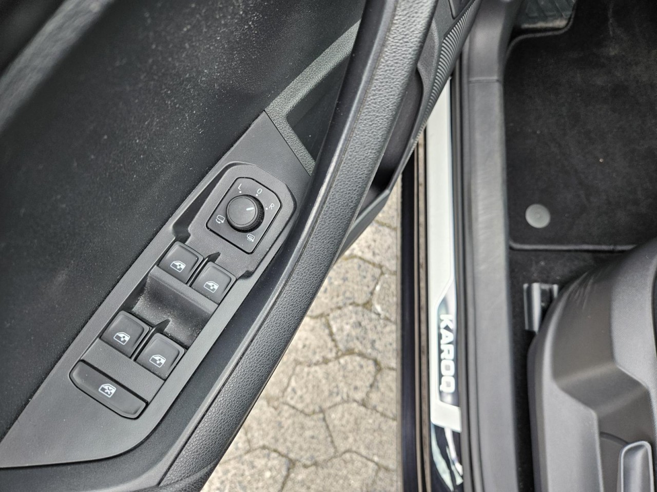 Karoq 1.5 TSI DSG Sportline AHK PANO STANDHZ LM - Bild 6