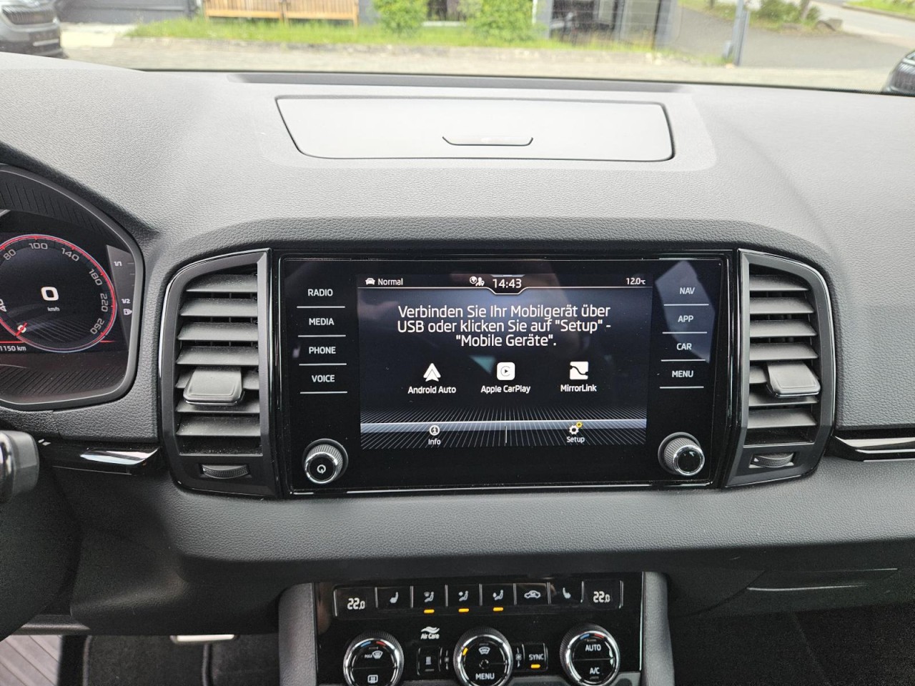 Karoq 1.5 TSI DSG Sportline AHK PANO STANDHZ LM - Bild 10